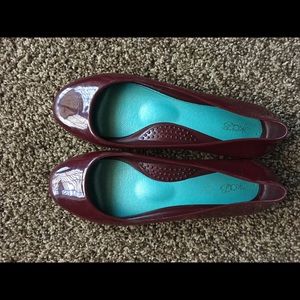 Oka-B Burgundy Flats